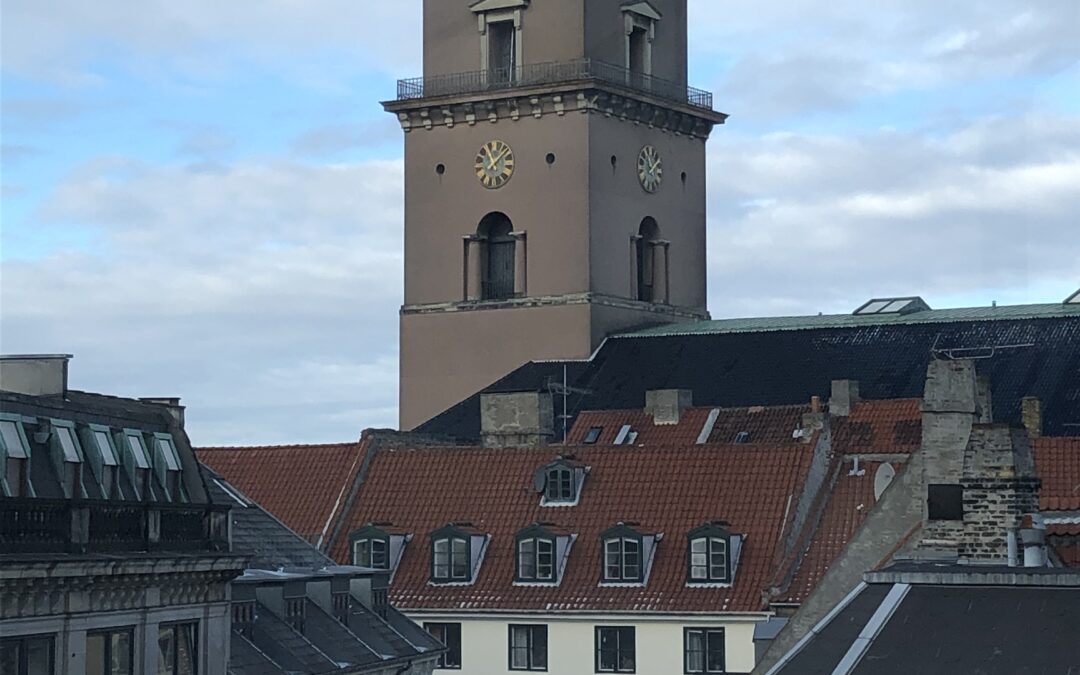 Vor Frue Kirke: Nyt tag på tårnet